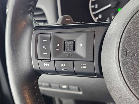 Used 2022 Nissan Rogue SV w/ SV Premium Package image 27