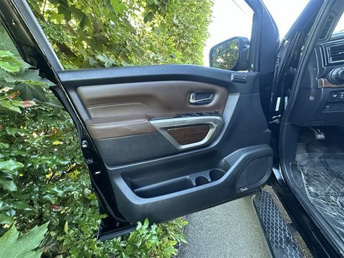 Used 2021 Nissan Titan Platinum Reserve w/ Moonroof Package AWD/4WD image 42