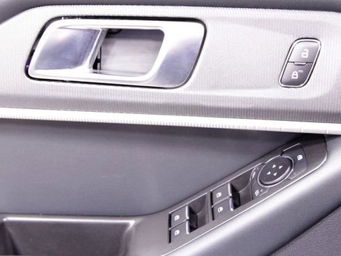 Used 2025 Ford Explorer ST-Line w/ ST-Line Street Pack image 25