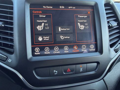 Used 2021 Jeep Cherokee Latitude Lux w/ Comfort/Convenience Group AWD/4WD image 23