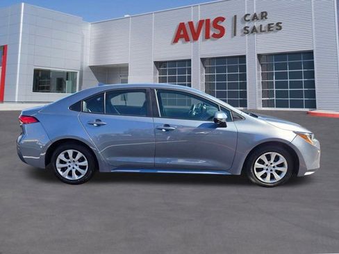 Used 2025 Toyota Corolla LE image 5