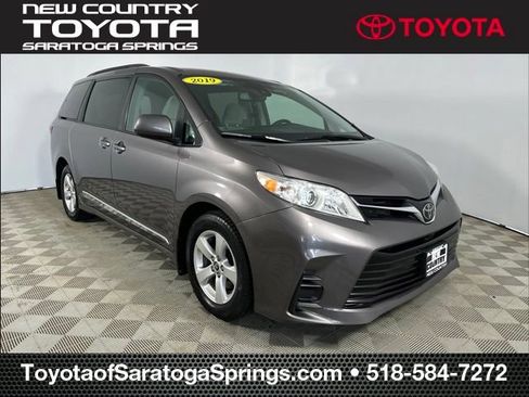 Used 2019 Toyota Sienna LE w/ Protection Package FWD image 1