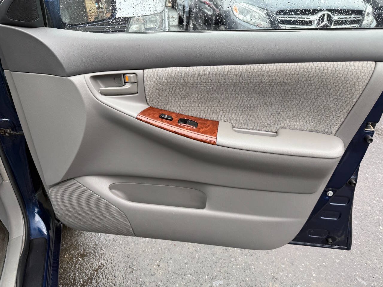 Used 2004 Toyota Corolla CE FWD image 31