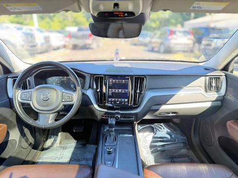 Used 2018 Volvo XC60 T6 Momentum w/ Advanced Package AWD/4WD image 24