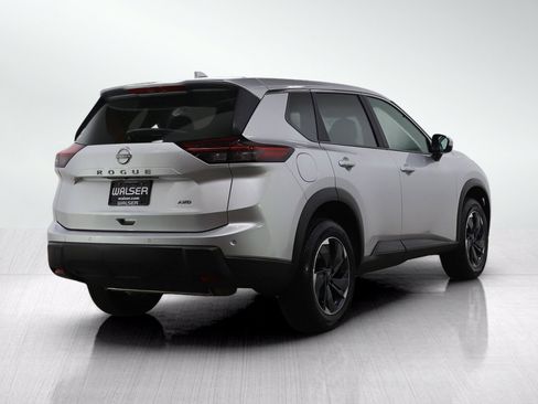 Used 2025 Nissan Rogue SV AWD/4WD image 5
