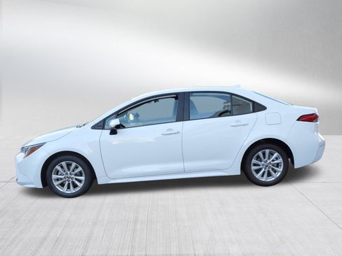Certified 2025 Toyota Corolla LE image 5
