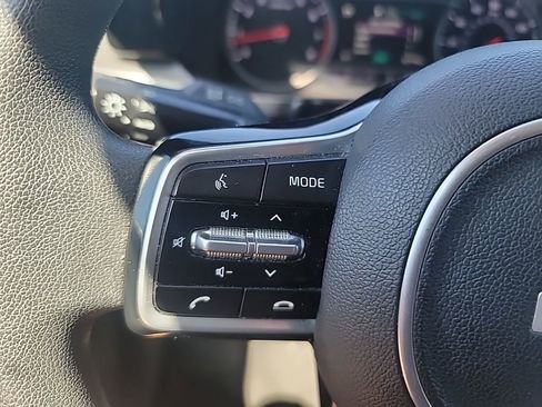 Used 2022 Kia Sorento LX image 13