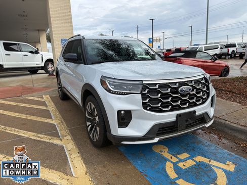 Used 2025 Ford Explorer Platinum w/ LUX Leather Package image 2