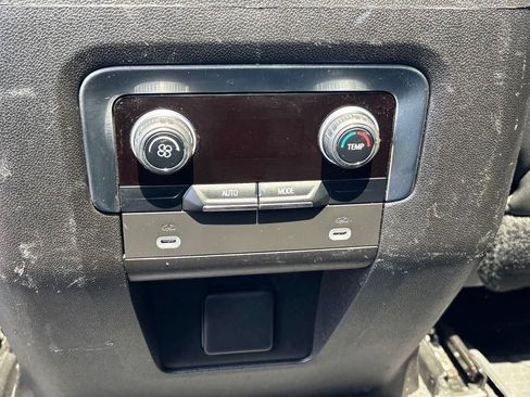 Used 2023 Chevrolet Suburban Z71 AWD/4WD image 27