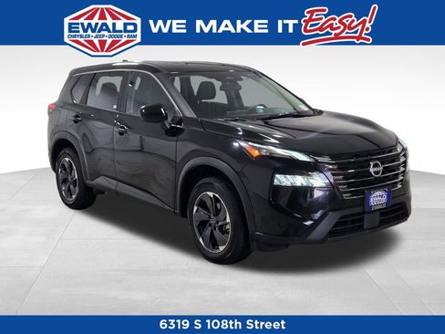 Used 2025 Nissan Rogue SV image 1