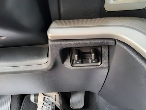 Used 2025 Ford Expedition Active AWD/4WD image 18