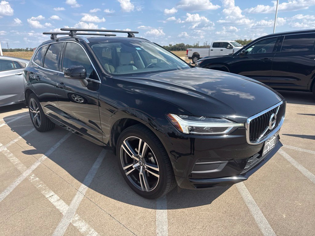 Used 2019 Volvo XC60 T5 Momentum w/ Premium Package FWD image 1