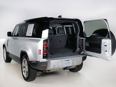Used 2020 Land Rover Defender 110 First Edition image 32