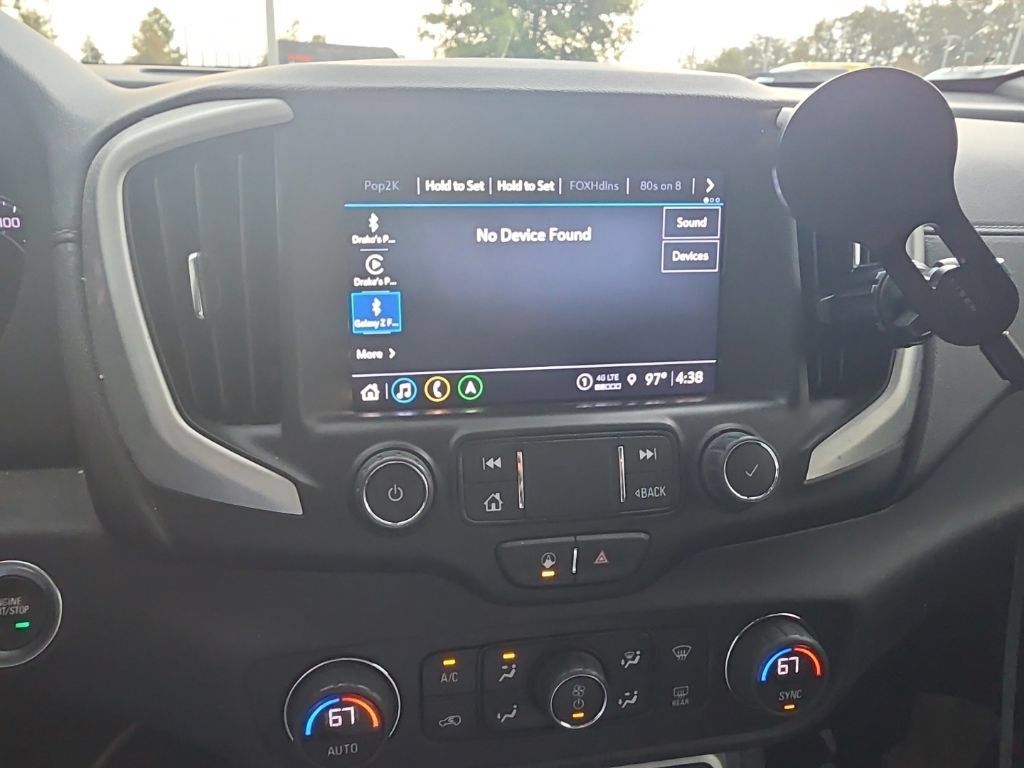 Used 2022 GMC Terrain SLT w/ Infotainment Package II FWD image 16