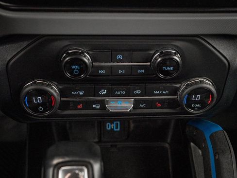 Used 2021 Ford Bronco Black Diamond image 40