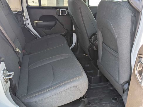 Used 2024 Jeep Wrangler Unlimited w/ Convenience Group AWD/4WD image 23