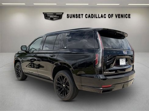 Certified 2024 Cadillac Escalade Sport Platinum w/ LPO, ONYX Package AWD/4WD image 5