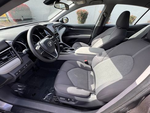 Used 2022 Toyota Camry LE image 10
