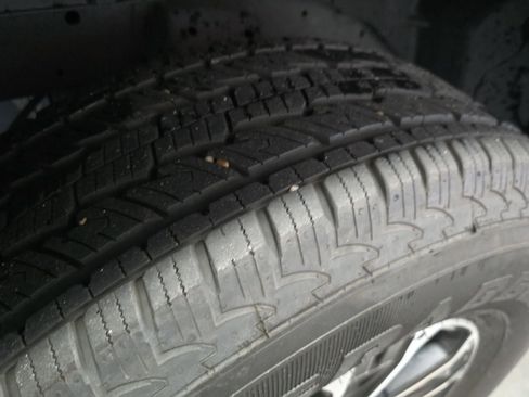 Used 2023 Nissan Titan SV w/ SV Convenience Package image 19