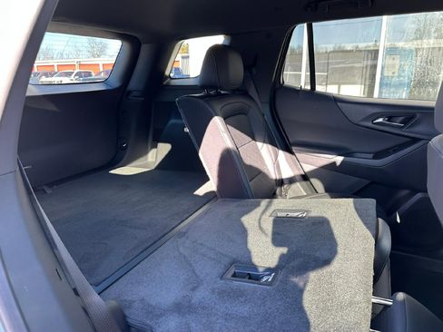 Certified 2025 Chevrolet Equinox LT w/ Convenience Package II image 36