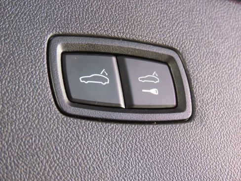 Certified 2023 Porsche Cayenne Coupe AWD/4WD image 46