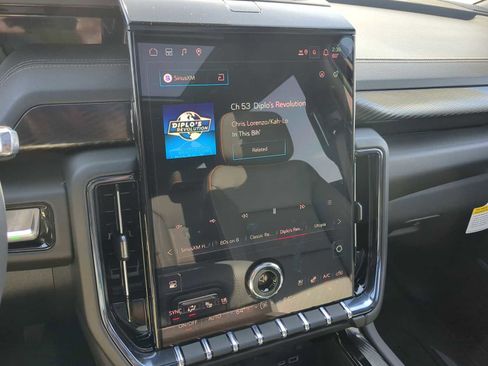 New 2026 GMC Yukon XL AT4 w/ AT4 Premium Package AWD/4WD image 19