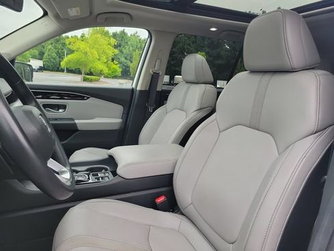 Certified 2025 Honda Pilot Touring image 14