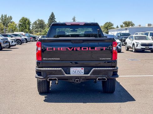 Used 2019 Chevrolet Silverado 1500 Custom Trail Boss w/ Custom Convenience Package AWD/4WD image 3