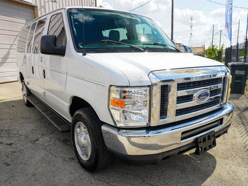 Used 2011 Ford E-350 and Econoline 350 XLT image 9