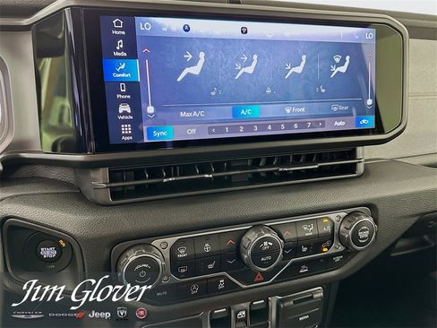 New 2025 Jeep Gladiator Sport image 36