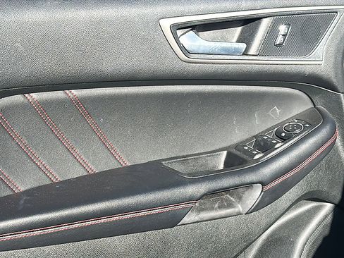 Used 2023 Ford Edge ST-Line image 14