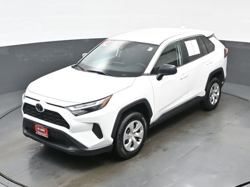 Used 2024 Toyota RAV4 LE image 34