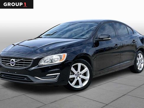 Used 2016 Volvo S60 T5 image 1