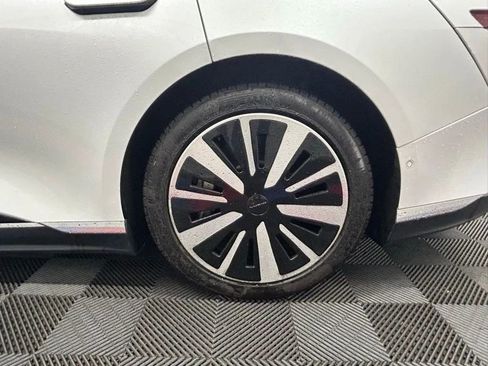 Used 2024 Lucid Air Touring image 23