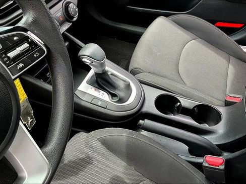 Used 2024 Kia Forte LXS FWD image 16