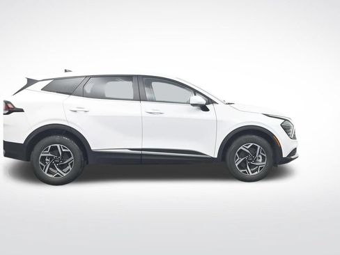 Used 2025 Kia Sportage LX AWD/4WD image 4