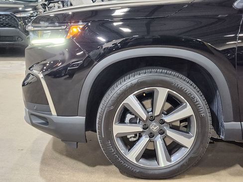 Used 2025 Honda Pilot Touring image 5