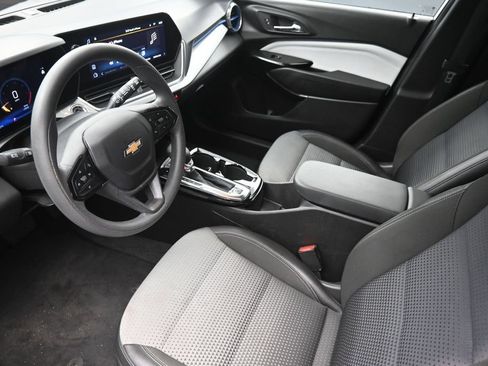 Used 2025 Chevrolet Trax LT FWD image 20