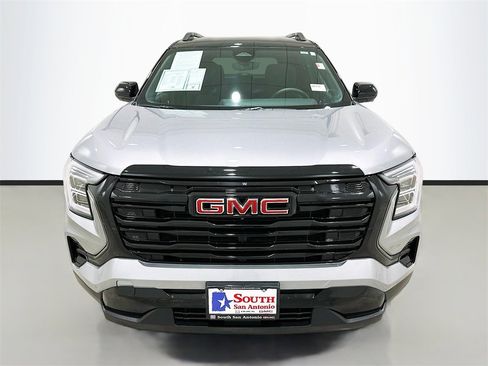 Used 2025 GMC Terrain Elevation w/ Technology Package II image 2
