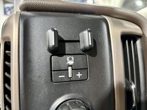 Used 2019 GMC Sierra 2500 Denali w/ Duramax Plus Package image 32