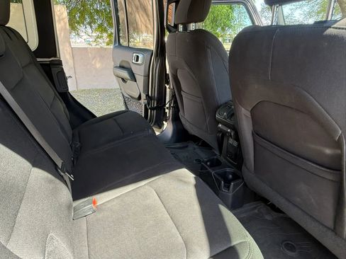 Used 2020 Jeep Wrangler Unlimited Sahara AWD/4WD image 25