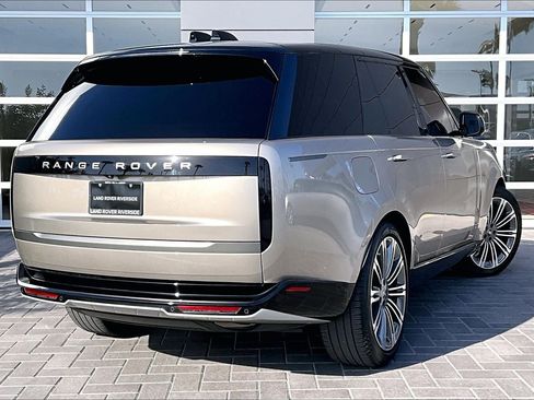 Certified 2024 Land Rover Range Rover SE AWD/4WD image 12
