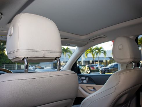 Used 2022 Mercedes-Benz GLS 450 4MATIC image 22