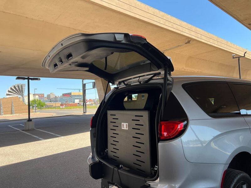 Used 2018 Chrysler Pacifica Touring Plus w/ S Appearance Package FWD image 49
