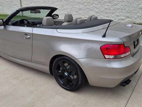 Used 2010 BMW 135i Convertible RWD image 5