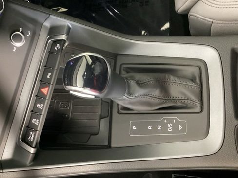 Certified 2025 Audi Q3 2.0T Premium w/ Convenience Package image 26