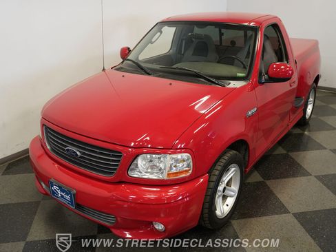 Used 2003 Ford F150 Lightning RWD image 20