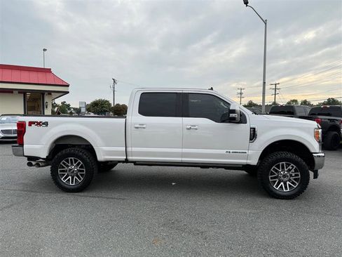 Used 2019 Ford F250 Lariat w/ Lariat Ultimate Package image 4