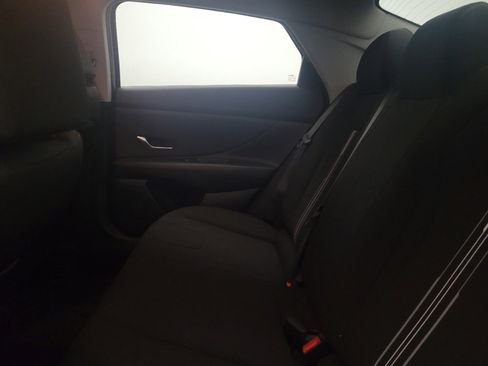 Used 2024 Hyundai Elantra SEL image 18