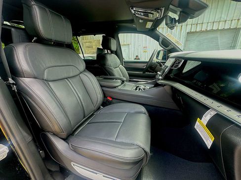 New 2026 Jeep Grand Wagoneer L Summit w/ Rear Seat Video Group I AWD/4WD image 25
